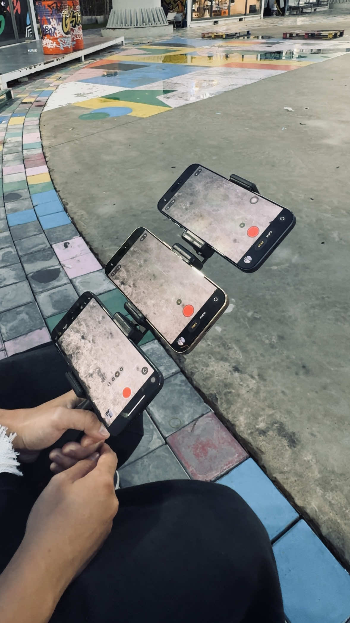 Camera thường iPhone 15,16,17 Pro Max tương đối giống nhau ở điều kiện thiếu sáng.  iPhone 17 Pro Max tương phản tốt hơn một chút xíu ở điều kiện ngược sáng. #hieubk #thanhcongnghe #iPhone17ProMax #cameratest 