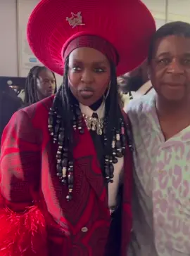 Ms. Lauryn Hill backstage at her show in #Johannesburg  #southafrica #laurynhill #viral #fyp 