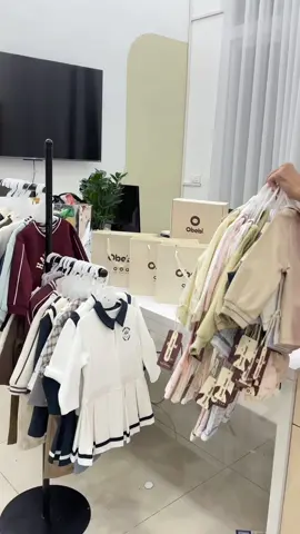 Trả lời @Nguyen Ha Giang Mẹ Q về rồi đâyy. Mấy nghìn mẹ đã đăng ký phiên độc quyền lần đầu với Obebi rồii😮 Quá nhiệt,kh nghĩ các mẹ chờ thế #xuanquynh #xuhuong #mebimsua #obebi 