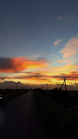 Chiều thu…🍂 Bạn có cảm thấy bình yên không? #sunset #music #contryside #fyp #autumn 