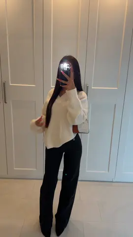 Jeans ist auf Insta verlinkt Pulli ist von New Yorker 🤍 #outfit #knowhowtodress #ouftitoftheday #outfitideas #paratiiiiiiiiiiiiiiiiiiiiiiiiiiiiiii 