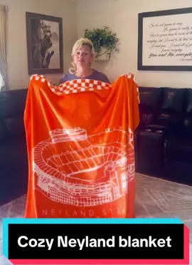 Football time! Neyland Stadium blanket! Cool game are coming!#tennessee #football #fyp#gameday #college 