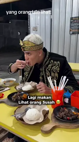 udah sedih lihat kamu bersama adik wawa (anak istimewa) ☹️ tiba” liat bajunya croptop, pecah ketawa gw 😭😭😭😭#fypppppppppppppppppppppppppppppp #aisarkhaled #aisarsultanmalaysia #aisarkhaledd #CapCut 