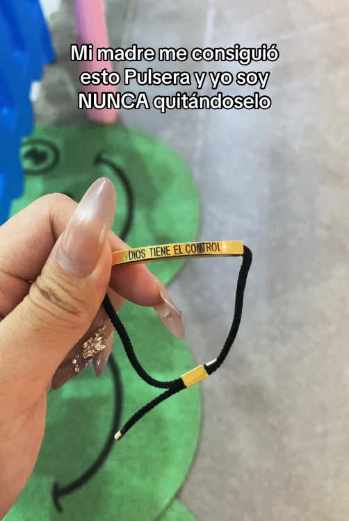 Esto es EPIC😂😭¿Qué harías si tu madre te diera esto...?#inspirebracelet #giftideas #inspire #tiktokmademebuyit #fyp 