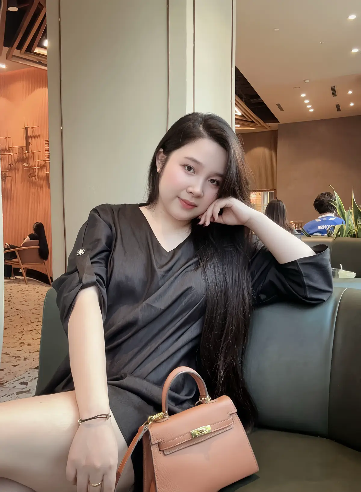 Sống ở đời đâu cần phân thắng bại Để người khôn ta dại có sao đâu =))