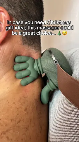 This portable massager will bring instant relaxation to whoever gets it! 🎁😌 #christmasgiftideas #neckmassager #muscletension #massager Perfect for relieving muscle tension in the neck, shoulders or quadriceps. Ideal to enjoy at the office, home or wherever you need it! 💆‍♂️💆‍♀️