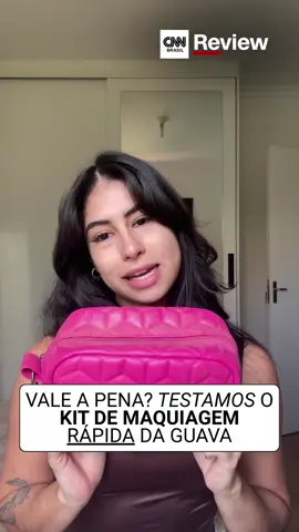 Na correria do dia a dia, o melhor é ter um kit de maquiagem prático, né? Seja para fazer rapidinho em casa ou, dependendo, até mesmo a caminho do trabalho (Quem nunca?). A marca Guava se propôs a criar esse kit e diz que dá para fazer uma maquiagem completa em apenas cinco minutos. Será? O #CNNReview decidiu testar. Nosso veredito? Funciona muito bem. O multistick é versátil e pode ser aplicado como sombra, blush e batom. Com o iluminador, você pode dar um up no seu rosto. Já o pincel conta com esponja e cerdas que funcionam para blush, bronzer, sombra e delineador, então pode incluir no seu kit uma base e um corretivo da sua preferência. #Resenha #Guava #Maquiagem #beleza 