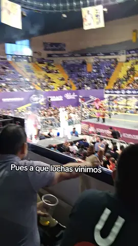 Que BUENAS luchas jajajajajajaja #humor #novios #date #lucha 