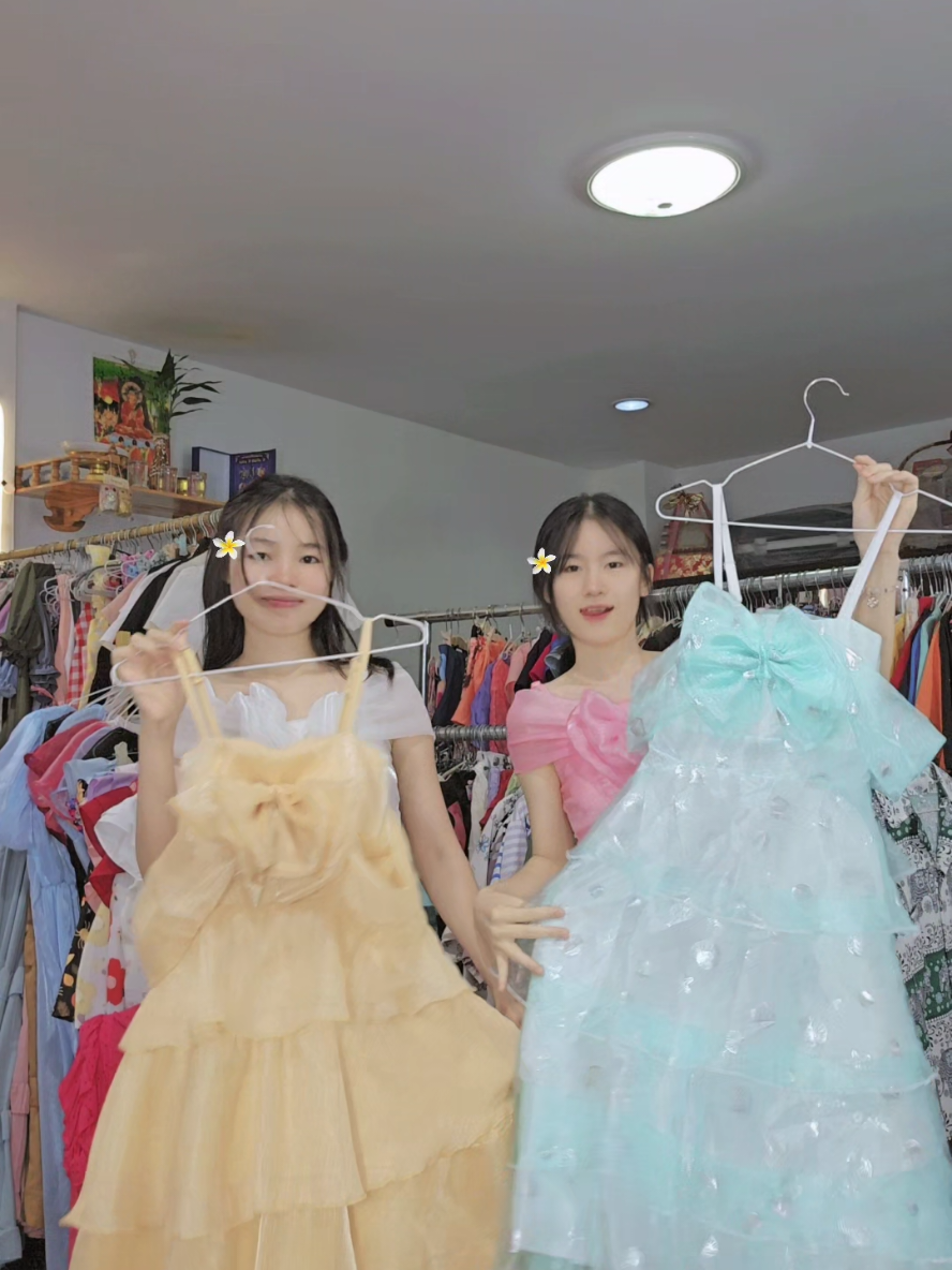 #ပွဲတက်ဂါဝန်လေး😍😘 #အသစ်လေးလာပါ့ပီရှင်❤️ #fyp 