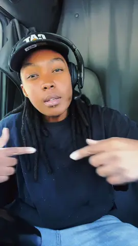 Ion know why my shit so damn linty. 😬 Oh well 🤷🏽‍♂️ Happy Monday!! 😂😂😂 #843snatcher #femaletrucker #comedy #mzzmagnificent 