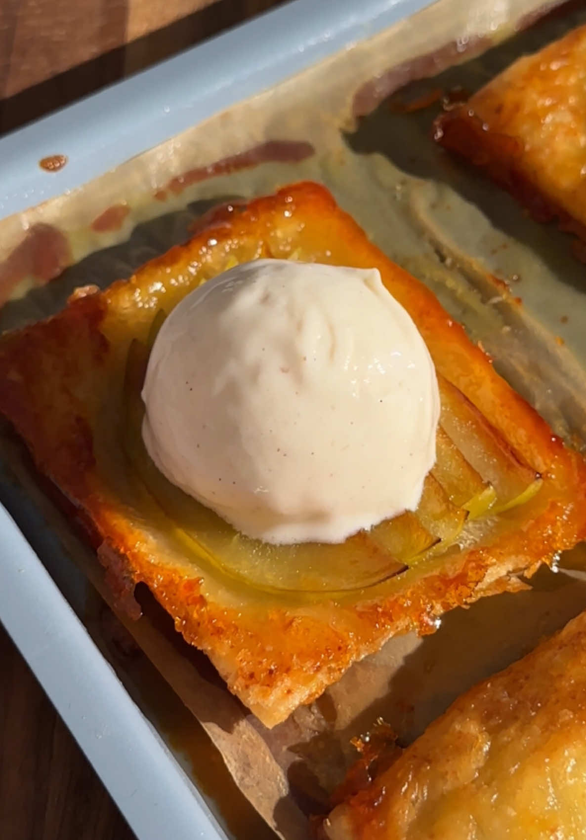 upside down apple tarts w only 3 ingredients anyone?? if you need a last-minute Rosh Hashanah dessert (or just a cozy treat), this is it. they taste exactly like apple pie but take just 20 minutes to make - literally no effort, all reward. shana tova everyone! have a sweet sweet year ❤️ recipe link HERE (also in bio): https://provecho.co/platform/recipe/OKmBljs5xszUuY7rvl7w . . . . #fallbaking #applepie #desserttok #bakinghacks #kitchenhack 