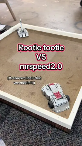 This is definitely a throw to #battlebots #remotecontrol #remotecontroltoy #battle @LisiZen thanks to @reido Speedo  for filming.  @Ray Southers 