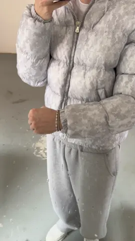 Puffer Jackets in 2025 is a must have! • These Puffer Jackets drop soon. How would you rate the Streetwear piece? • #puffer #pufferjacket #rainjacket #suvene #Summer            