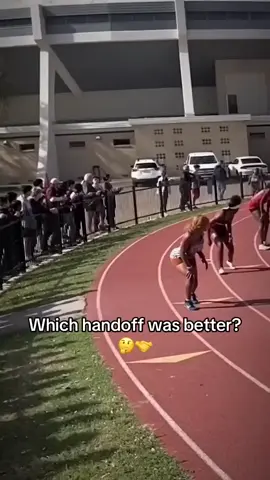 These handoffs are so good 👀😁