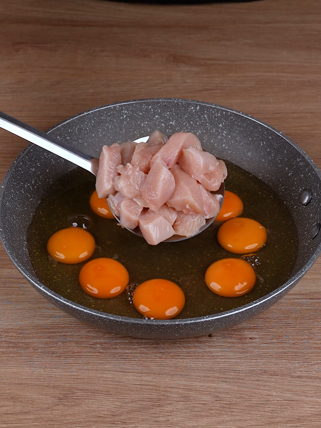 Next time you make chicken, try this easy and delicious recipe #cooking #Recipe #EasyRecipe #quickrecipes #cook #chicken #egg #eggs #dinner #viral #viraltiktok