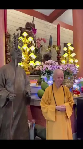 Thầy mang cho con chánh pháp dạy lòng con biết yêu thương mọi người #bonmonphaphoakinh #daotrangphaphoa #chuahuenghiem #thichtriquang 