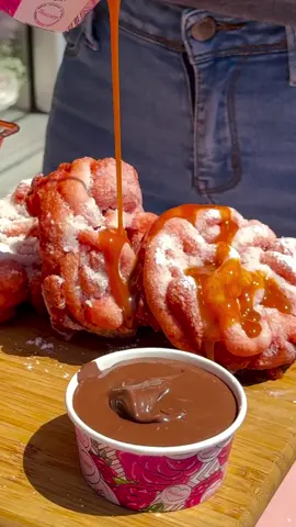 A moment for the caramel drizzle 😍 Our Dessert Charcuterie wouldn’t be complete without our mini funnel cakes! Made fresh every single order and topped with powder sugar, does it get any better than that? 💕 • • #757 #iamthesweetspot #757foodie #norfolkva #vabeach         