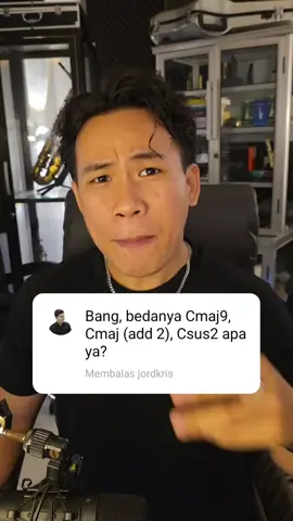 Sama2 ditambahin nada ke 2 🤣 Tapi rumusnya BEDA!!  Cmaj9 : 1 3 5 7 9 Cadd2 : 1 2 3 5 Csus2 : 1 2 5 Tonton videonya berulang2 klo masi belum paham! . Mau kursus saxophone? Dm ke instagram gw yaa 🎷