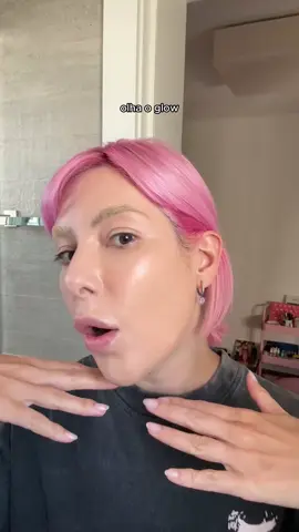 passada com isso aqui!! esse é o lançamento de @L'Oréal Paris Brasil, o Solar Expertise Efeito Make Up, com FPS 70 e cobertura de base, com uma cobertura leve na pele. eu usei a 2.0, ok?? :) #SolarExpertiseMakeUp #LorealParis #Publicidade 