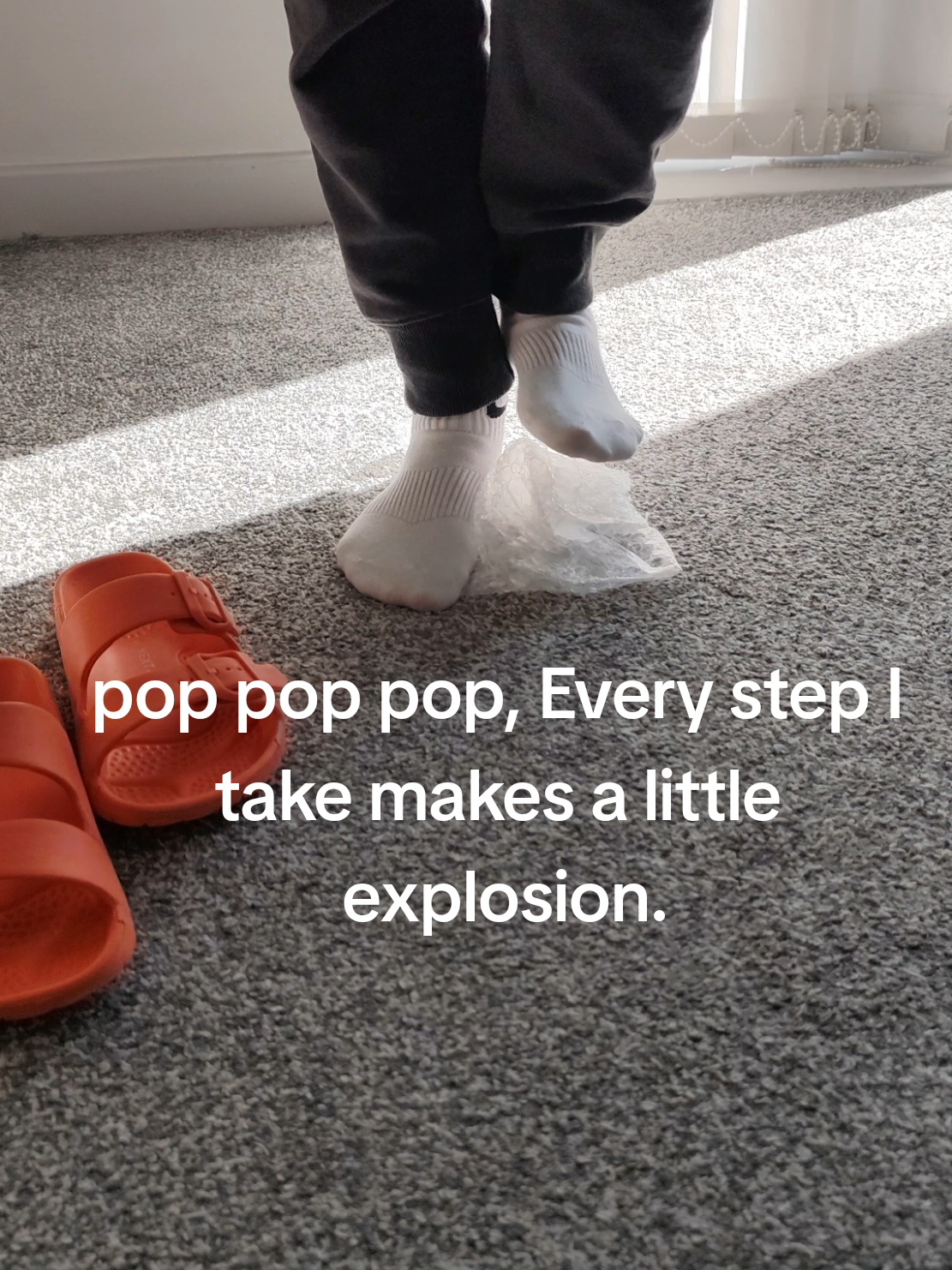 Every step I take makes a little explosion. #faceless #mysteryvibes #anonymousbeauty #hiddenidentity #allaboutthevibe