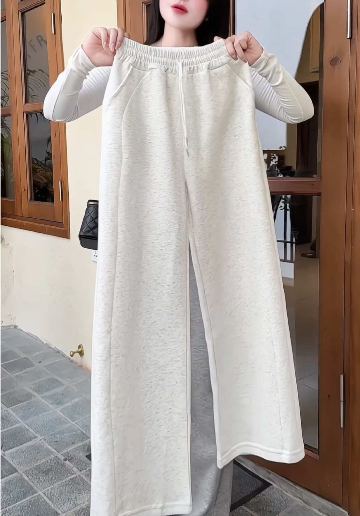 Quần suông nỉ cao cấp vừa rẻ vừa đẹp lên form tôn dáng như này bảo sao không hót #quan  #quansuong #quansuongnu #quansuongongrong #quansuongni