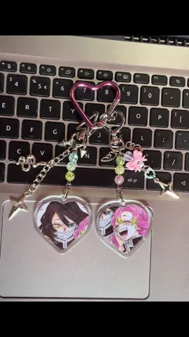 Llavero personalizado de obanai y mitsuri 🍡🐍 envíos a toda argentina 🇦🇷 #kny #keychain #obanai #mitsuri #fyp 