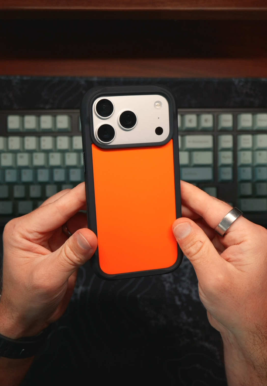 New iPhone 17 Pro goodies from @NomadGoods!  All of their cases feature MagSafe, metal buttons, and integrated Camera Control.  ➡️ Modern Case — smooth matte finish, shown in Lunar Gray and Black ➡️ Rugged Case — fortified bumper, 15ft drop protection, shown in Ultra Orange ➡️ Modern Leather Case — Horween leather, perfect patina, shown in limited edition Olde Dublin. Olde Dublin has been on my 17 Pro since day 1. What would you go with?