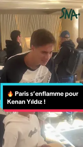 🇹🇷⚪️⚫️ Kenan Yıldız est à Paris ! Le jeune prodige turc débarque à l’hôtel de l’UEFA pour le #BallonDor 🏆✨ Le futur du football européen est là… et tout le monde a les yeux rivés sur lui ⚽🌟 #turkish #BallonDor #pourtoii 