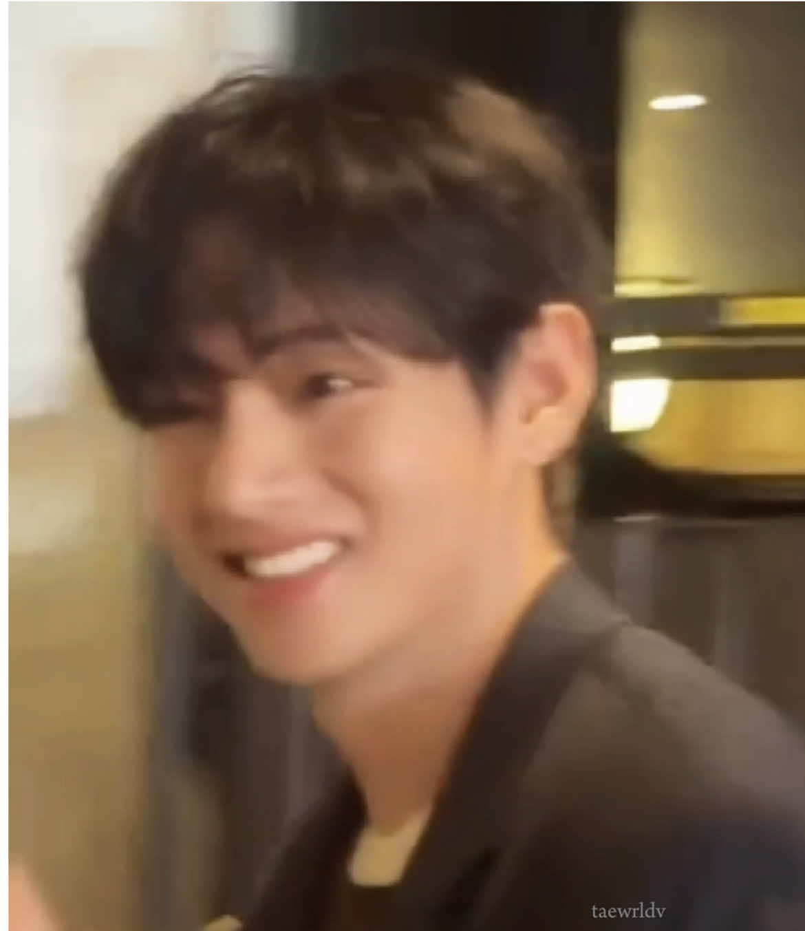 awww his smile he’s the cutest my love🥹🥹😭😭 #kimtaehyung #tae #taehyung #btsv #fyp 