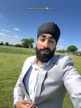 Not everyman can this pull this off #apnaj #naturally 