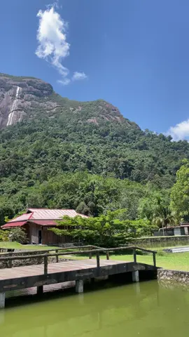 Bukit kelam batu terbesar di dunia 😍 #4u #bukitkelam #viralvideo #masukbranda #fyppppppppppppppppppppppp 