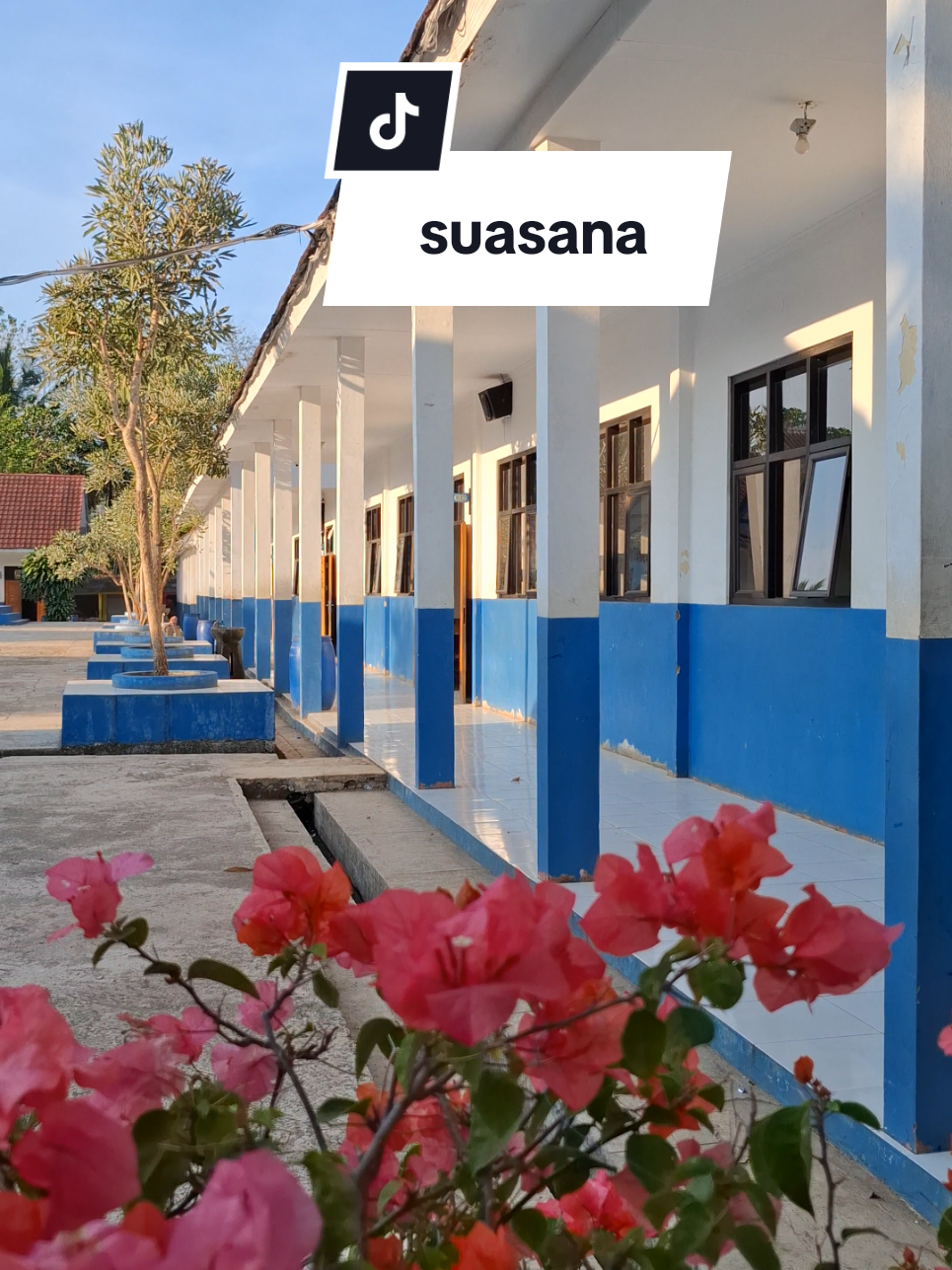 suasana setelah bubar pulang sekolah, hari ini cerah dari awal sampai akhir 🌤 sampai jumpa besok