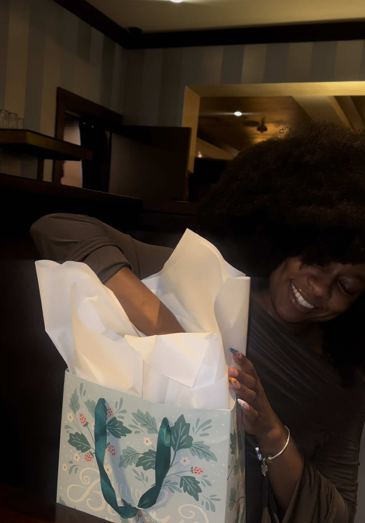 I also LOVEDDDD @Kayali Marshmallow and gifted her a travel sized one and i think i need to head back for one of my own!!!   Thank you @Journeys for staying stocked up.  @FORVR MOOD the scents are EVERYTHING!! If you ever want to send ya girl a PR gift I’m obsessed with ‘I am her’ & ‘NDA’ ❤️❤️❤️ @Ki🍒🎲✨ I love you girly!!!! #birthdaygift #lovelanguage #puma #forvrmood #fragrance 