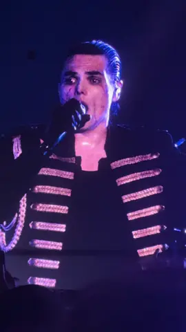 smth smth about how the band that saved you at 13 will save you again on your 20s. anyway, here’s all my mcr clips from #shakyknees  (ps. any wayward atlanta musicians that see this, slide into my dms on insta, i’ve got a couple ideas.) #mychemicalromance #mcr #theblackparade #longlivetheblackparade 