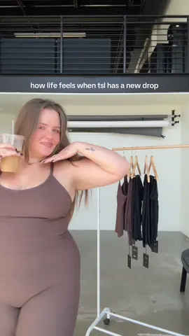 The wait is over. Espresso is here. 🤎 A set designed for grounding into the season ahead - effortless stretch, sculpting comfort, and a fall tone that goes with everything. This is a small-batch capsule and we rarely restock full collections. Shop now before your size is gone → www.tslcollection.com