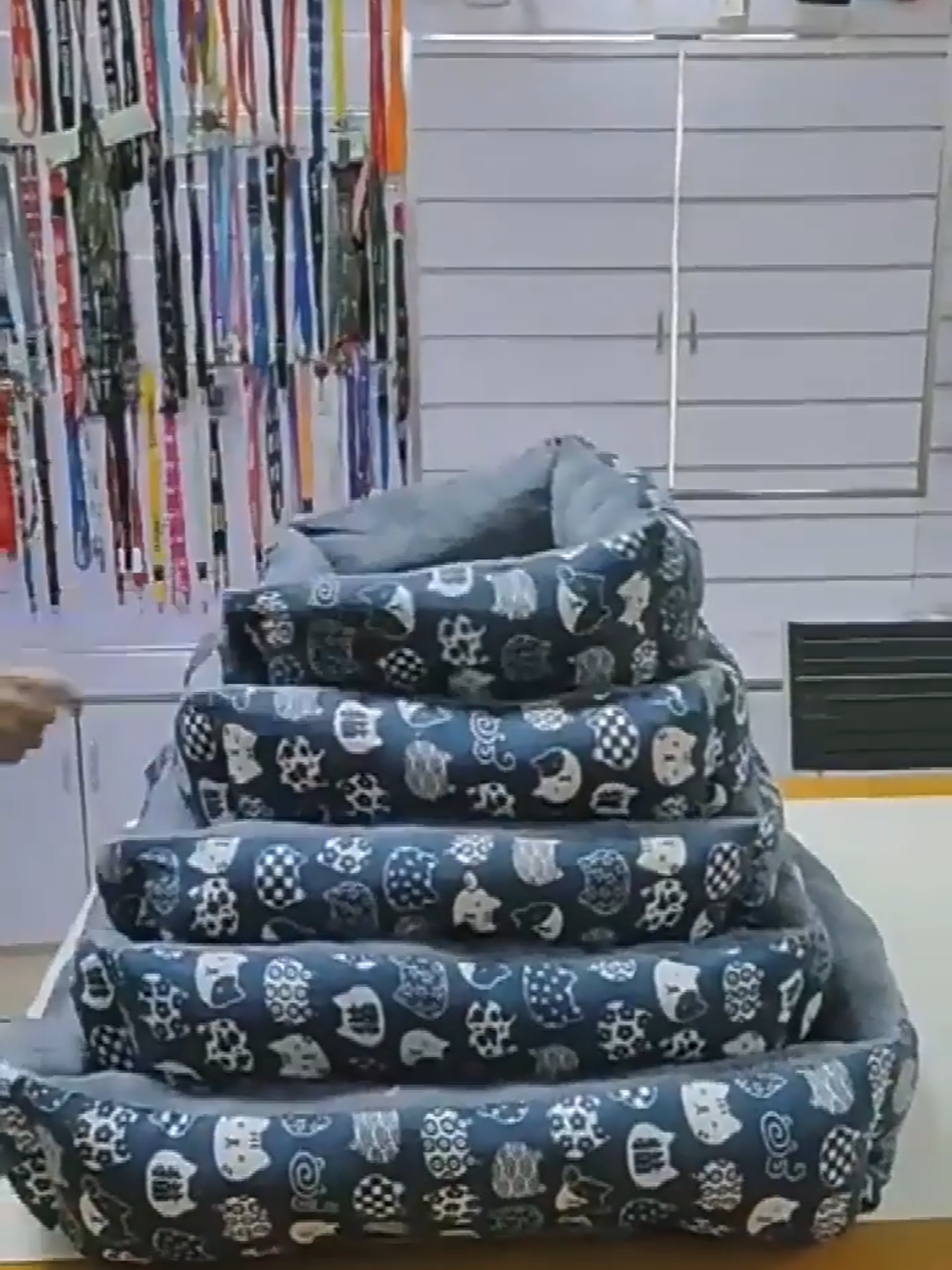 Kasur Tempat Tidur Kucing Anjing Sofa Matras Hewan Peliharaan. adiashub.com @adiashub. #TempatTidurKucing #TempatTidurAnjing #kasurHewan #kasuranjing #kasurkucing #MatrasKucing #MatrasAnjing #RumahKucing #RumahAnjing #PetProducts #PetSupplies #PetShop #PerlengkapanKucing #PerlengkapanAnjing #DogBed #CatBed  #PecintaHewan