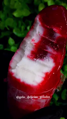 Ninho com Morango 🍓  . . . #geladinhogourmet  #sacole  #chupchup  #morango 