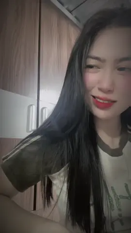 Đẹp là a liếc mắt đưa tình liền còn e xấu quá a hổng thèm nhìn lun 👀 #xuhuong #linhnabi❤️ #giaitritiktok #xuhuongtiktok #trending 