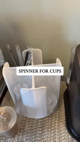 ☕ Keep your coffee station organized and aesthetic with this rotating cup, lid, and straw holder! Perfect for plastic cups up to 32oz, this spinner neatly stores your cups, lids, and straws all in one place—so everything you need for your iced coffee or daily drink is right at your fingertips. The 360° rotation makes it easy to grab what you need while keeping your coffee bar clutter-free and stylish. A must-have for iced coffee lovers and home cafés! ✨ #CoffeeBarOrganization #CupLidStrawHolder #CoffeeBarEssentials #IcedCoffeeStation #KitchenOrganization