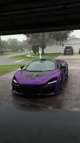 The rain melted the car #cars #mclaren #mclaren720s #carsoftiktok 