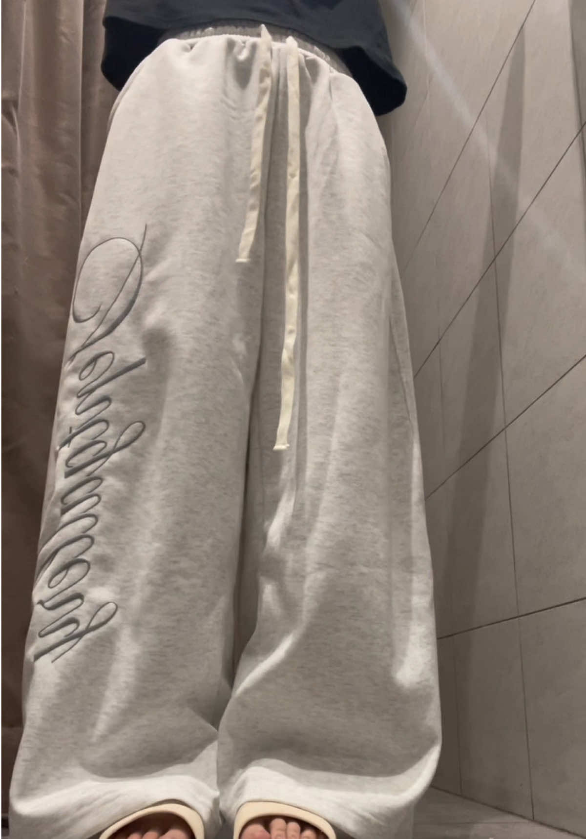 Quần nỉ ống rộng dày dặn #quanni #quanongrong #quannam #quannu #xh. 