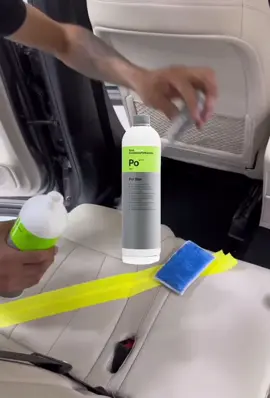 ✨ Koch Chemie Pol Star Produkt universal për pastrim të thellë në interierin e makinës. 🧼🚘 I sigurt dhe efektiv për: ✔️ Lëkurë ✔️ Alcantara ✔️ Tekstil ✔️ Plastika Pol Star heq papastërtitë pa lënë mbetje dhe mbron materialet delikate, duke i dhënë makinës freski dhe pastërti të plotë. 🌿 #KochChemie #PolStar #CarCare #InteriorDetailing #AutoDetailing     