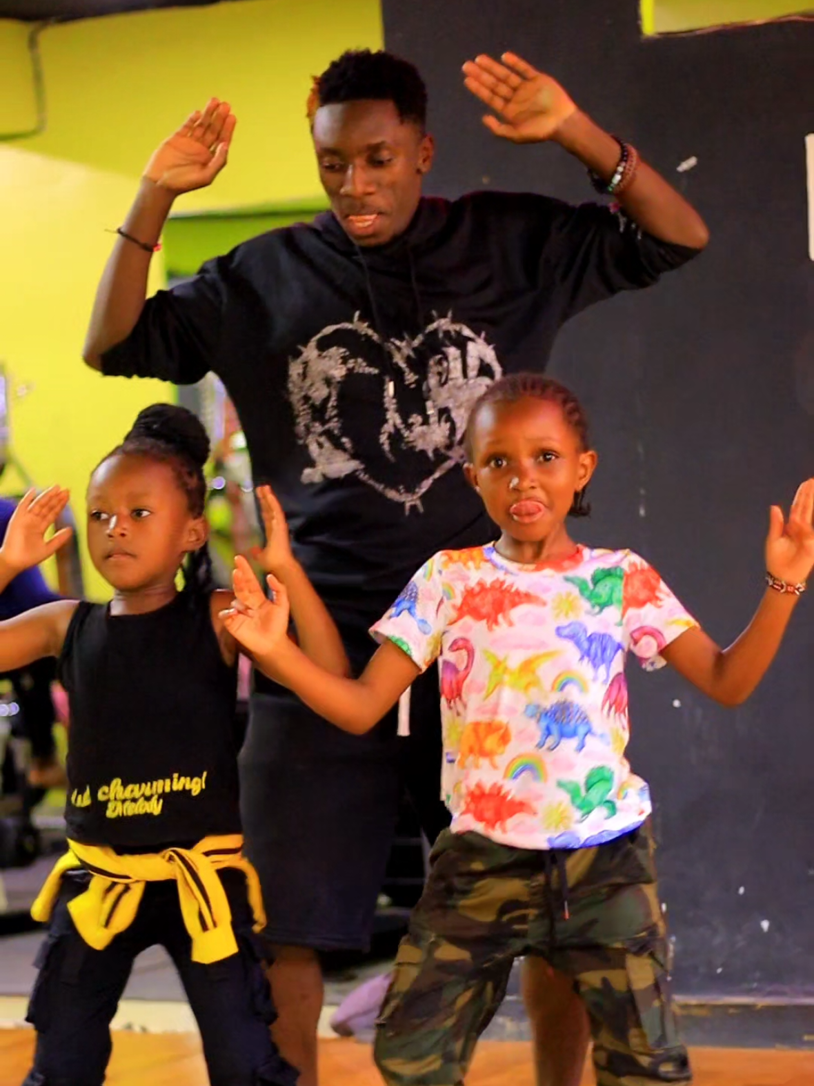 Wazim🔥🔥 @😋 its kīkī😋 @Sashamiraclebaby @Curious Cousins #videoviral #teryb #dance #wazim #fyp 