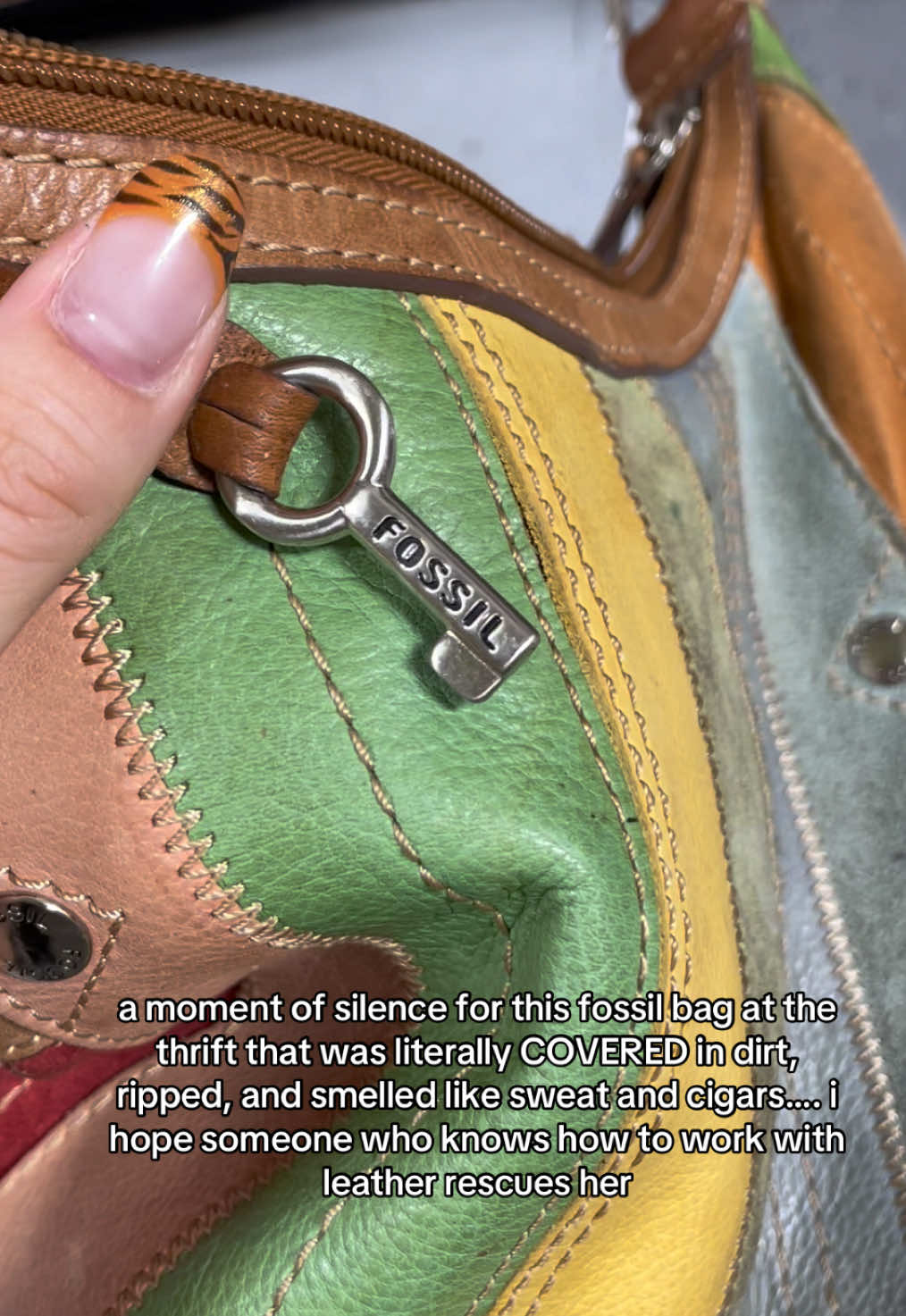 but also like the audacity of a thrift store to still price an item SOOOOO dirty and damaged 💔 #thrift #thriftfind #vintage #purse #leather 