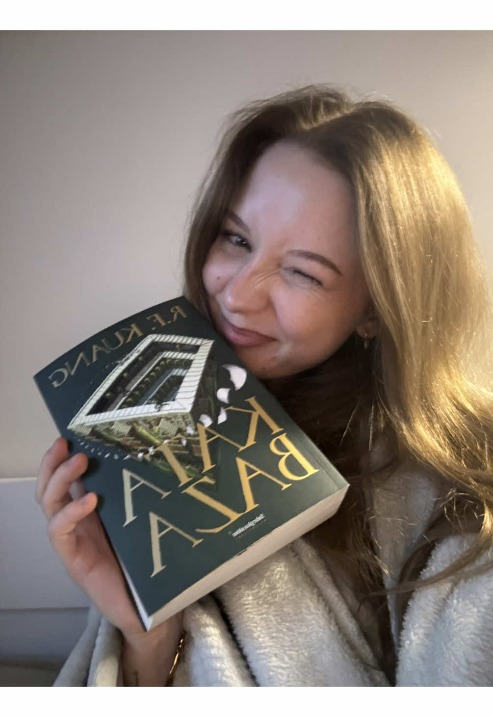 mam tak wysokie oczekiwania, że jeśli mi się nie spodoba to chyba zmieniam hobby #BookTok #katabasis #rfkuang #dlaciebie #poppywar @fabrykaslow 