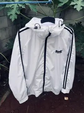 bahan kece kalian ini  #jaketkece #jaketkeren #jaketparasut 