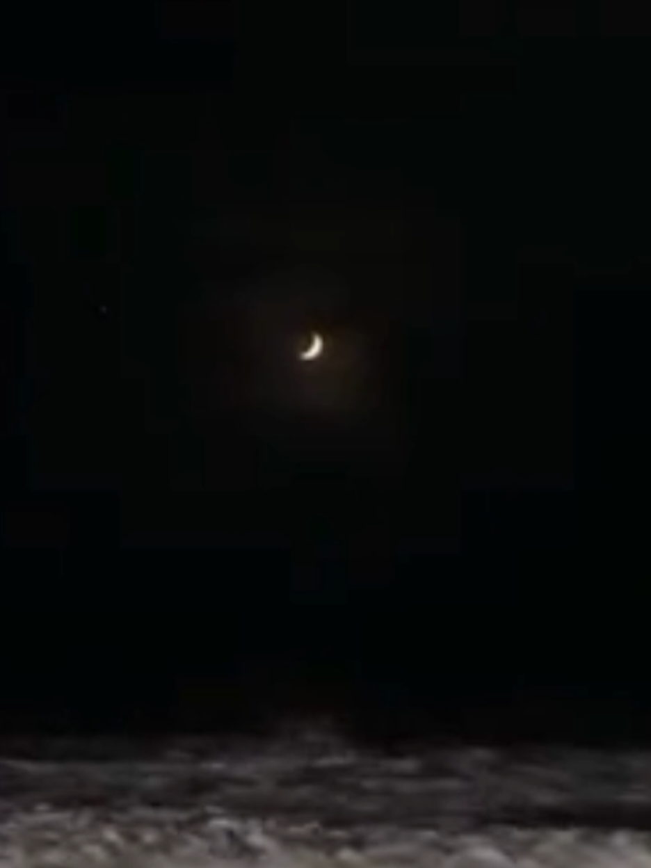 میرے سامنے میری کہانی پلٹ گئی  تحریر: عائشہ  #foryoupage #deeplines #urduliness #poetrylovers #viralvideos 