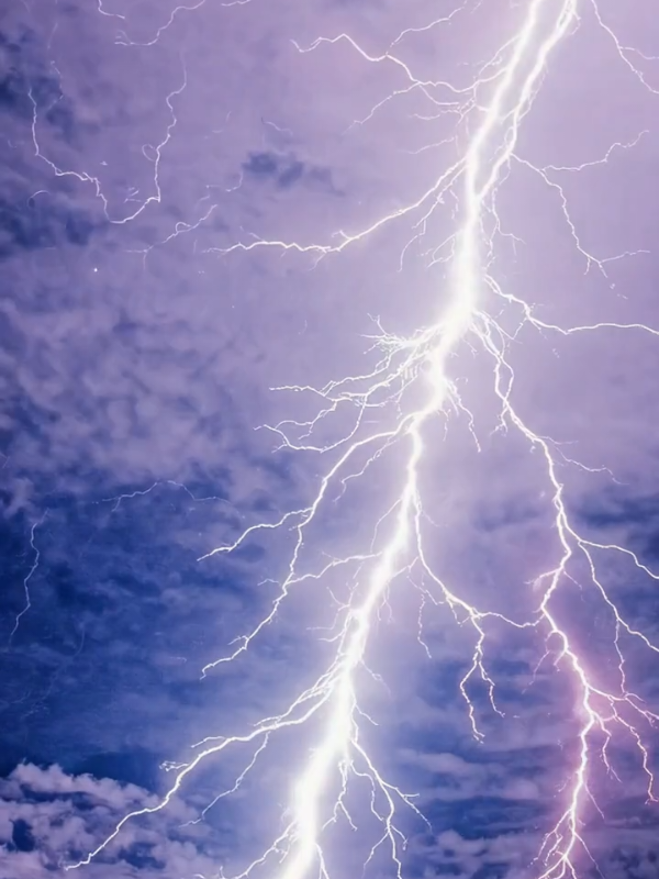 Thunder storm. #wallpaper #animatedwallpaper #wallpapers #livewallpaper #ai 