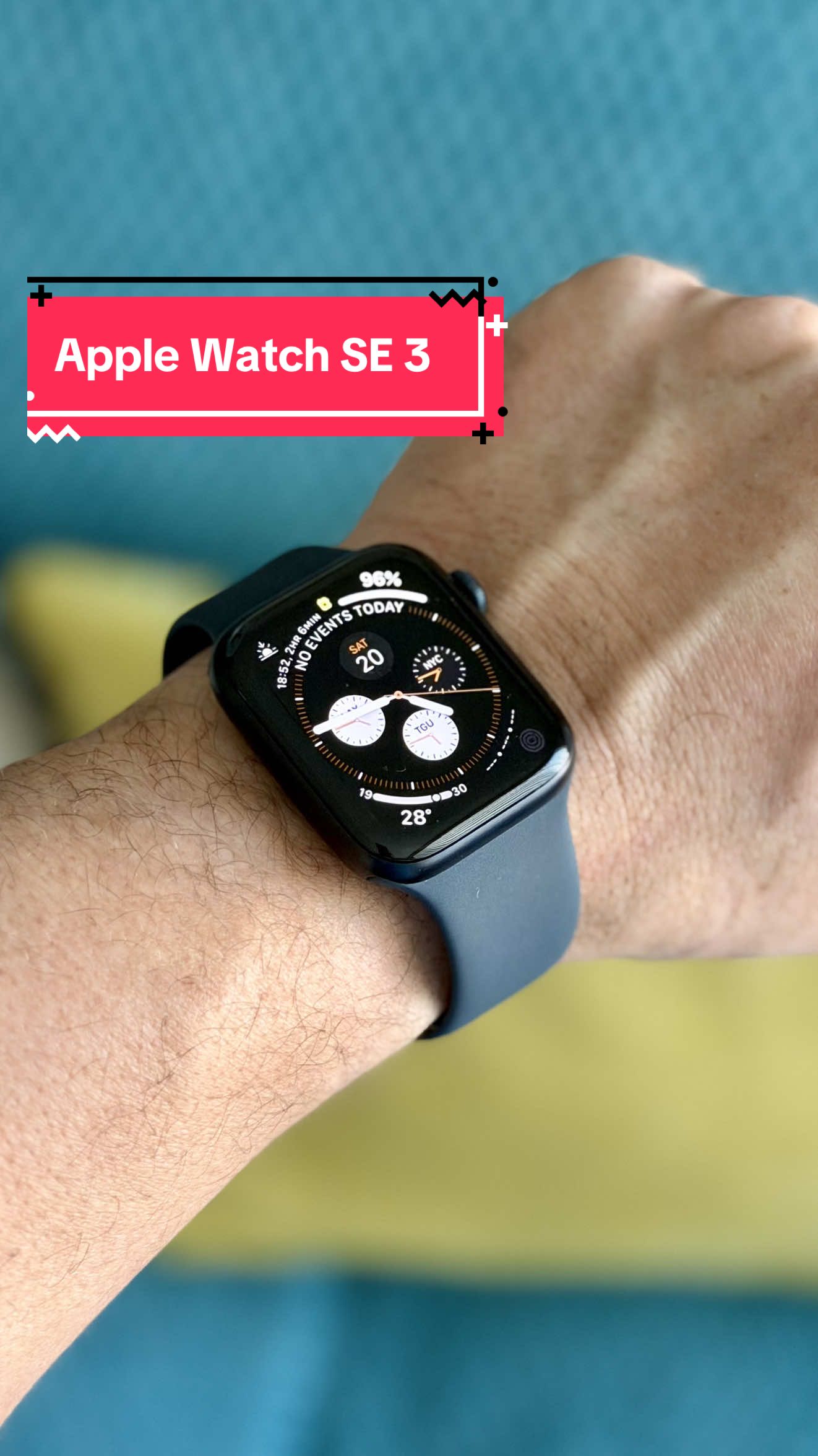 This might just be the best smartwatch for most people. The Apple Watch SE 3 is just too good for the money. What do you think of this Midnight color? #fyp #applewatch #applewatchse3 #apple #viral            