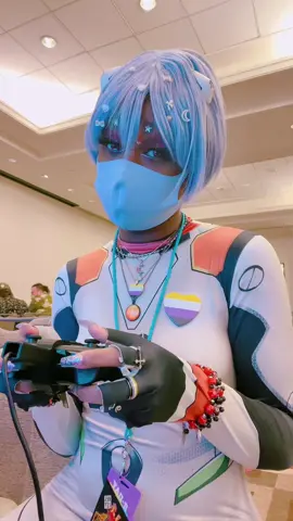well damn girl :< [#rei #reiayanami #reiayanamicosplay #neongenesisevangelion #neongenesisevangelioncosplay]
